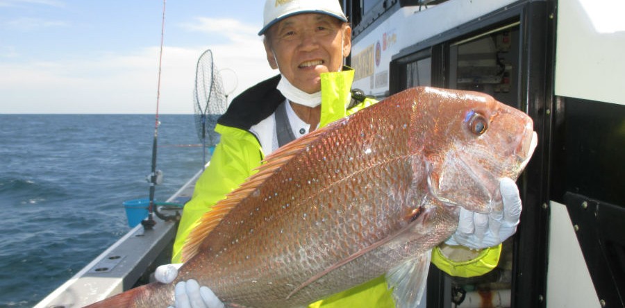 15 9 14 ウタセ真鯛釣り７０ｃｍ超えの大鯛連発ですよ